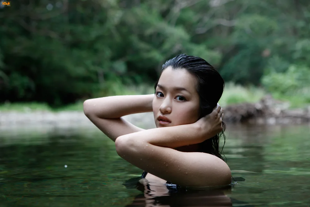 Bom.TVHitomi Miyake, tháng 2 năm 2010 - 19